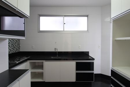 Apartamento à venda com 112m², 4 quartos e 2 vagasCozinha