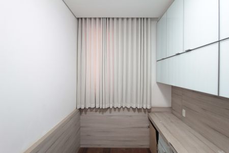 Apartamento à venda com 112m², 4 quartos e 2 vagasQuarto 2