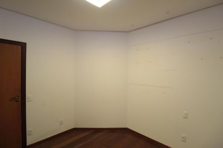 Apartamento à venda com 112m², 4 quartos e 2 vagasQuarto 1