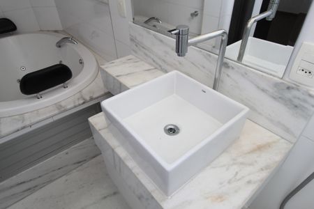 Apartamento à venda com 112m², 4 quartos e 2 vagasBanheiro da Suíte