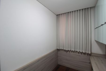 Apartamento à venda com 112m², 4 quartos e 2 vagasQuarto 2