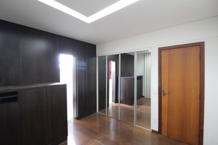Apartamento à venda com 112m², 4 quartos e 2 vagasSuite