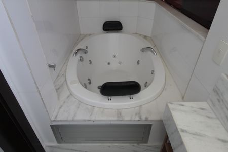 Apartamento à venda com 112m², 4 quartos e 2 vagasBanheiro da Suíte