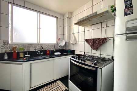 Cozinha de apartamento à venda com 3 quartos, 90m² em Buritis, Belo Horizonte