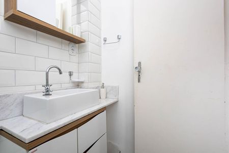 Studio à venda com 28m², 1 quarto e sem vaga Studio à venda com 28m², 1 quarto e sem vagaBanheiro