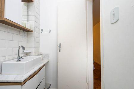 Studio à venda com 28m², 1 quarto e sem vaga Studio à venda com 28m², 1 quarto e sem vagaBanheiro