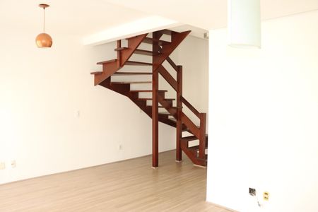 Sala de casa de condomínio para alugar com 3 quartos, 100m² em Parque Rincao, Cotia