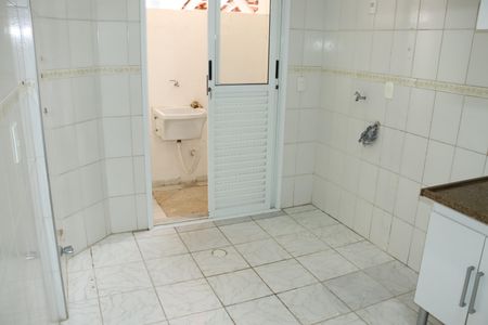 Casa de condomínio para alugar com 100m², 3 quartos e 2 vagasCozinha