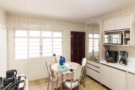 Casa à venda com 209m², 3 quartos e 2 vagas Casa à venda com 209m², 3 quartos e 2 vagasCozinha