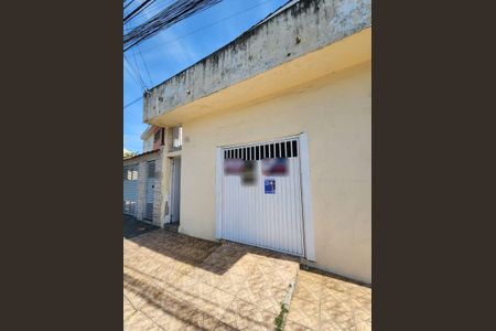Casa à venda com 209m², 3 quartos e 2 vagas Casa à venda com 209m², 3 quartos e 2 vagasFachada