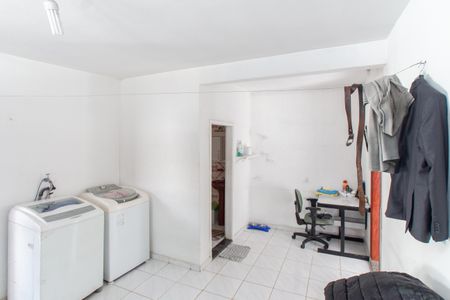 Casa à venda com 209m², 3 quartos e 2 vagas Casa à venda com 209m², 3 quartos e 2 vagasQuarto de Serviço