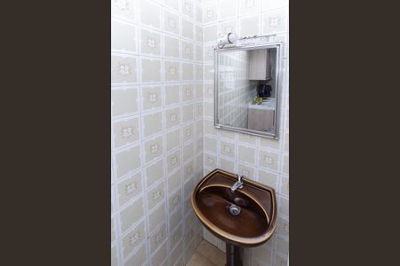 Casa à venda com 209m², 3 quartos e 2 vagas Casa à venda com 209m², 3 quartos e 2 vagasBanheiro