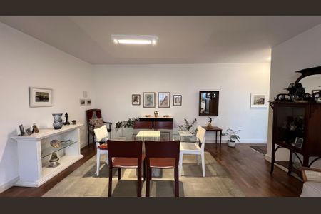 Apartamento à venda com 97m², 2 quartos e 1 vagaSala de Jantar