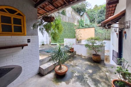 Casa de condomínio à venda com 400m², 7 quartos e 3 vagasQuintal