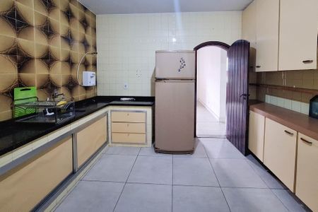 Casa de condomínio à venda com 400m², 7 quartos e 3 vagasCozinha