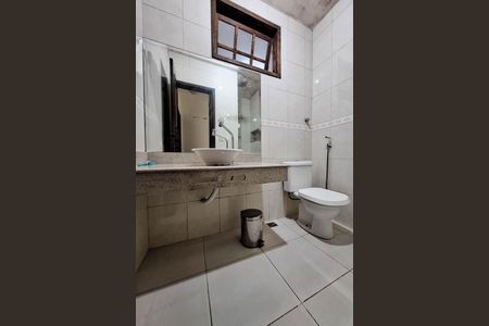 Casa de condomínio à venda com 400m², 7 quartos e 3 vagasBanheiro Social