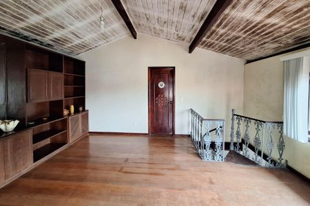 Casa de condomínio à venda com 400m², 7 quartos e 3 vagasSala 2