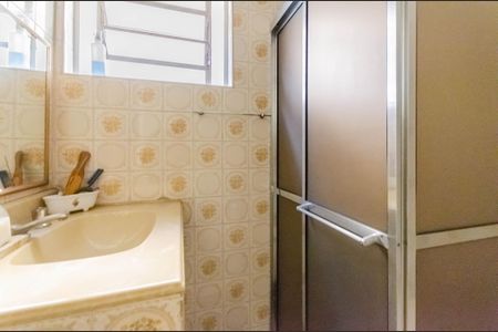 Casa à venda com 213m², 2 quartos e 2 vagasBanheiro da Suíte