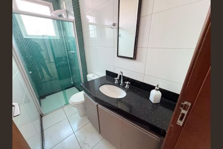 Apartamento à venda com 194m², 2 quartos e 4 vagas Apartamento à venda com 194m², 2 quartos e 4 vagasBanheiro do Quarto