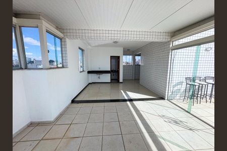 Apartamento à venda com 194m², 2 quartos e 4 vagas Apartamento à venda com 194m², 2 quartos e 4 vagasCobertura