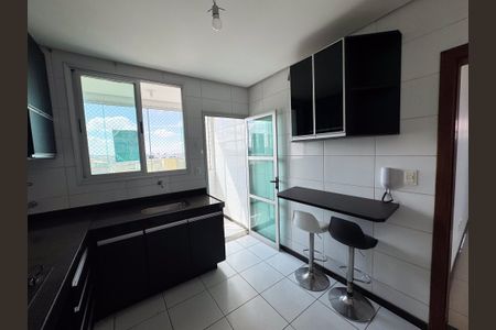 Apartamento à venda com 194m², 2 quartos e 4 vagas Apartamento à venda com 194m², 2 quartos e 4 vagasCozinha