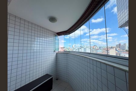 Apartamento à venda com 194m², 2 quartos e 4 vagas Apartamento à venda com 194m², 2 quartos e 4 vagasVaranda do Corredor