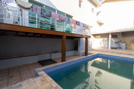 Casa à venda com 343m², 5 quartos e 4 vagasPiscina