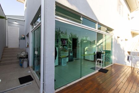 Casa à venda com 343m², 5 quartos e 4 vagasÁrea de Serviço