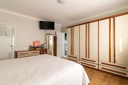 Casa à venda com 343m², 5 quartos e 4 vagasSuíte 1