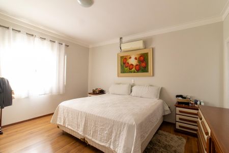 Casa à venda com 343m², 5 quartos e 4 vagasSuíte 1