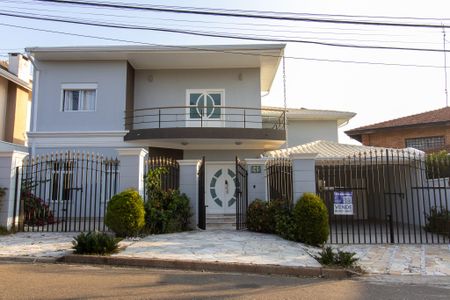 Casa à venda com 343m², 5 quartos e 4 vagasFachada