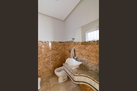 Casa à venda com 343m², 5 quartos e 4 vagasBanheiro da Suíte 4