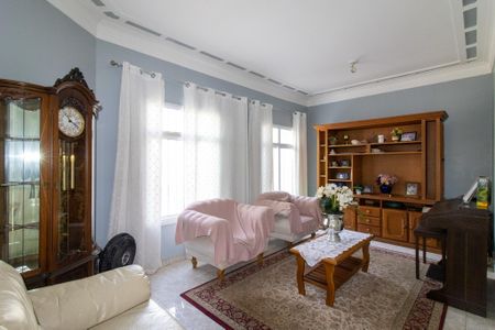 Casa à venda com 343m², 5 quartos e 4 vagasSala