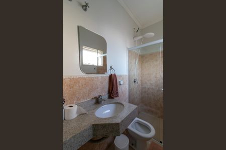 Casa à venda com 343m², 5 quartos e 4 vagasBanheiro da Suíte 4