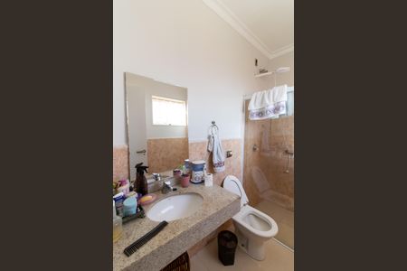 Casa à venda com 343m², 5 quartos e 4 vagasBanheiro da Suíte 2