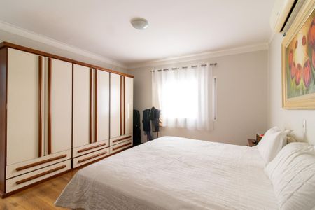 Casa à venda com 343m², 5 quartos e 4 vagasSuíte 1