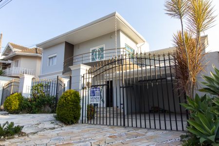 Casa à venda com 343m², 5 quartos e 4 vagasFachada