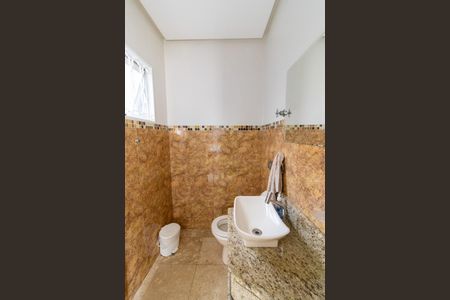 Casa à venda com 343m², 5 quartos e 4 vagasBanheiro da Suíte 4