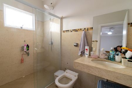 Casa à venda com 343m², 5 quartos e 4 vagasBanheiro da Suíte 3