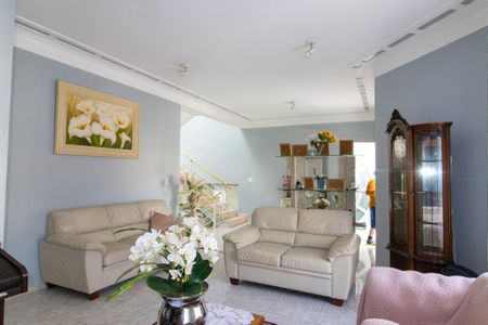 Casa à venda com 343m², 5 quartos e 4 vagasSala