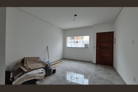 Casa à venda com 74m², 3 quartos e 2 vagasSala