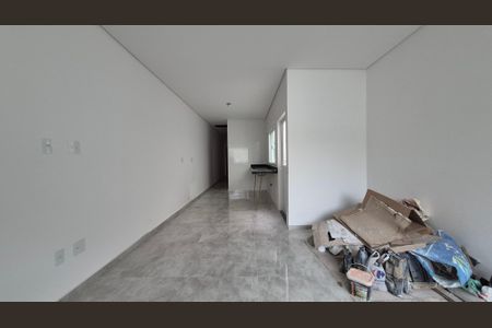 Casa à venda com 74m², 3 quartos e 2 vagasSala