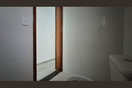 Casa à venda com 74m², 3 quartos e 2 vagasBanheiro