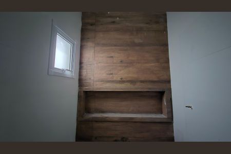 Casa à venda com 74m², 3 quartos e 2 vagasBanheiro