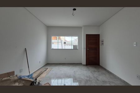 Casa à venda com 74m², 3 quartos e 2 vagasSala