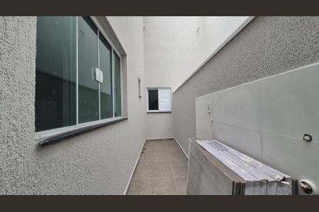 Casa à venda com 74m², 3 quartos e 2 vagasArea de serviço