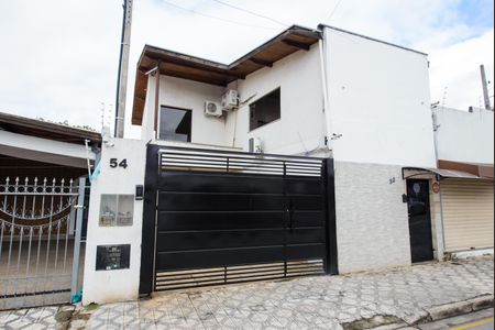 Casa para alugar com 120m², 2 quartos e 1 vagaFachada da Casa