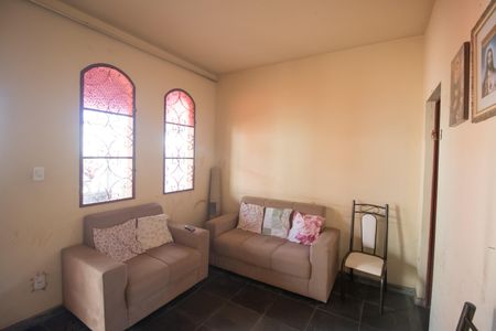 Casa à venda com 360m², 3 quartos e 2 vagasSala