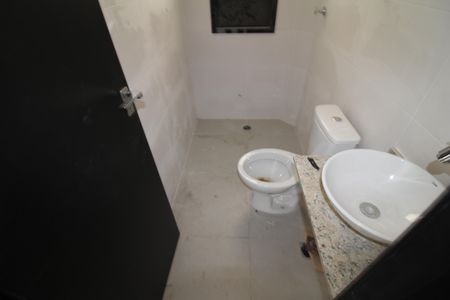 Banheiro de apartamento à venda com 1 quarto, 33m² em Parada Inglesa, São Paulo