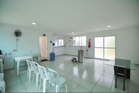 Apartamento para alugar com 42m², 2 quartos e sem vaga Apartamento para alugar com 42m², 2 quartos e sem vagaÁrea comum - Salão de festas